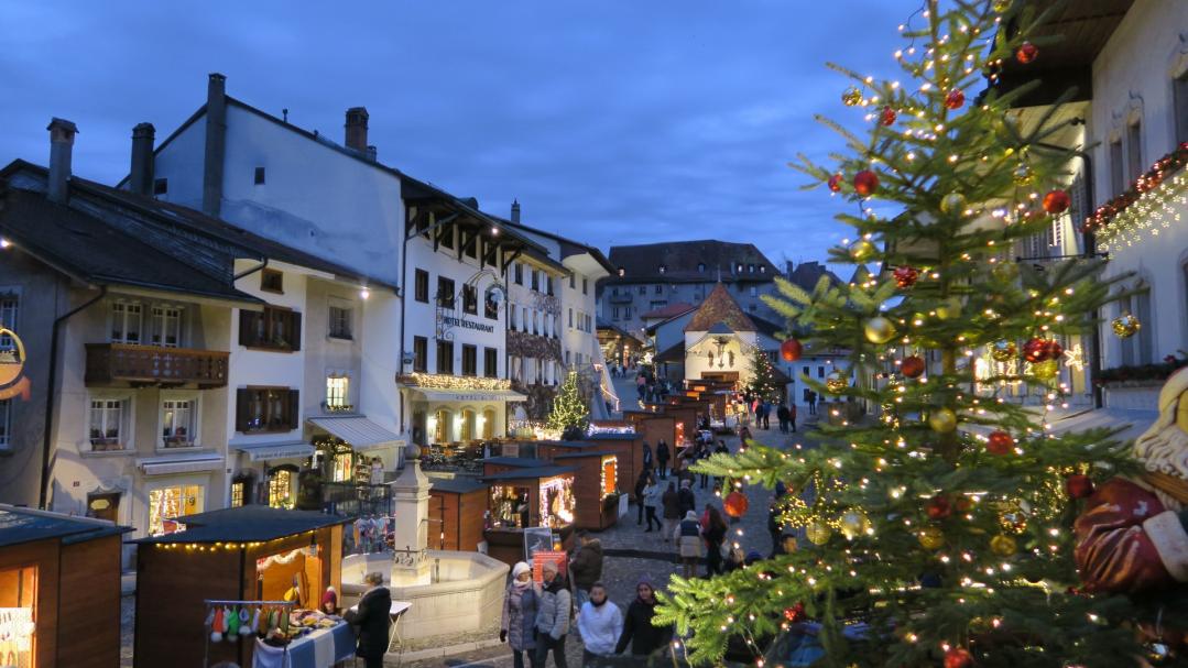 Natale In Svizzera.Natale A Gruyeres I Borghi Piu Belli Della Svizzera